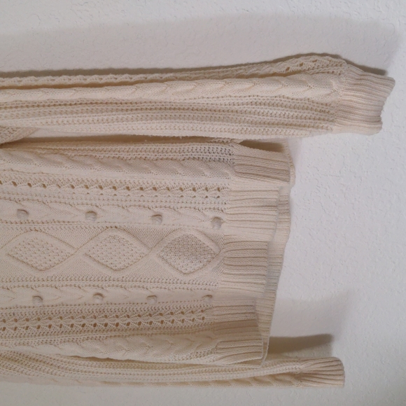 J. Crew Cable Knit Pom Pom Sweater Sz: XS NWT $98 - Picture 4 of 13